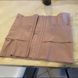 Nude waist cincher/faja